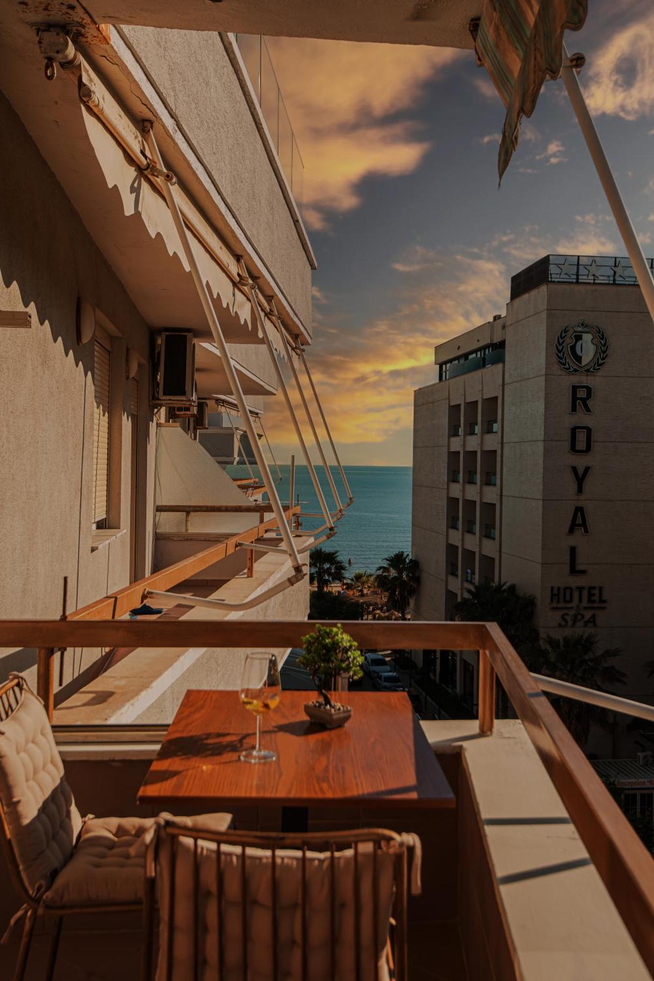 Vivi'S Seaside Apartment Durrës Eksteriør billede